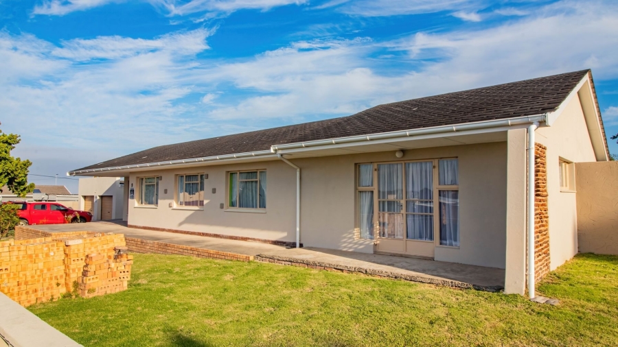 5 Bedroom Property for Sale in Rosedale Park Eastern Cape